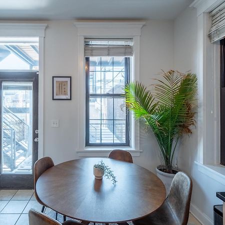 Wrigleyville Suites Chicago Bagian luar foto