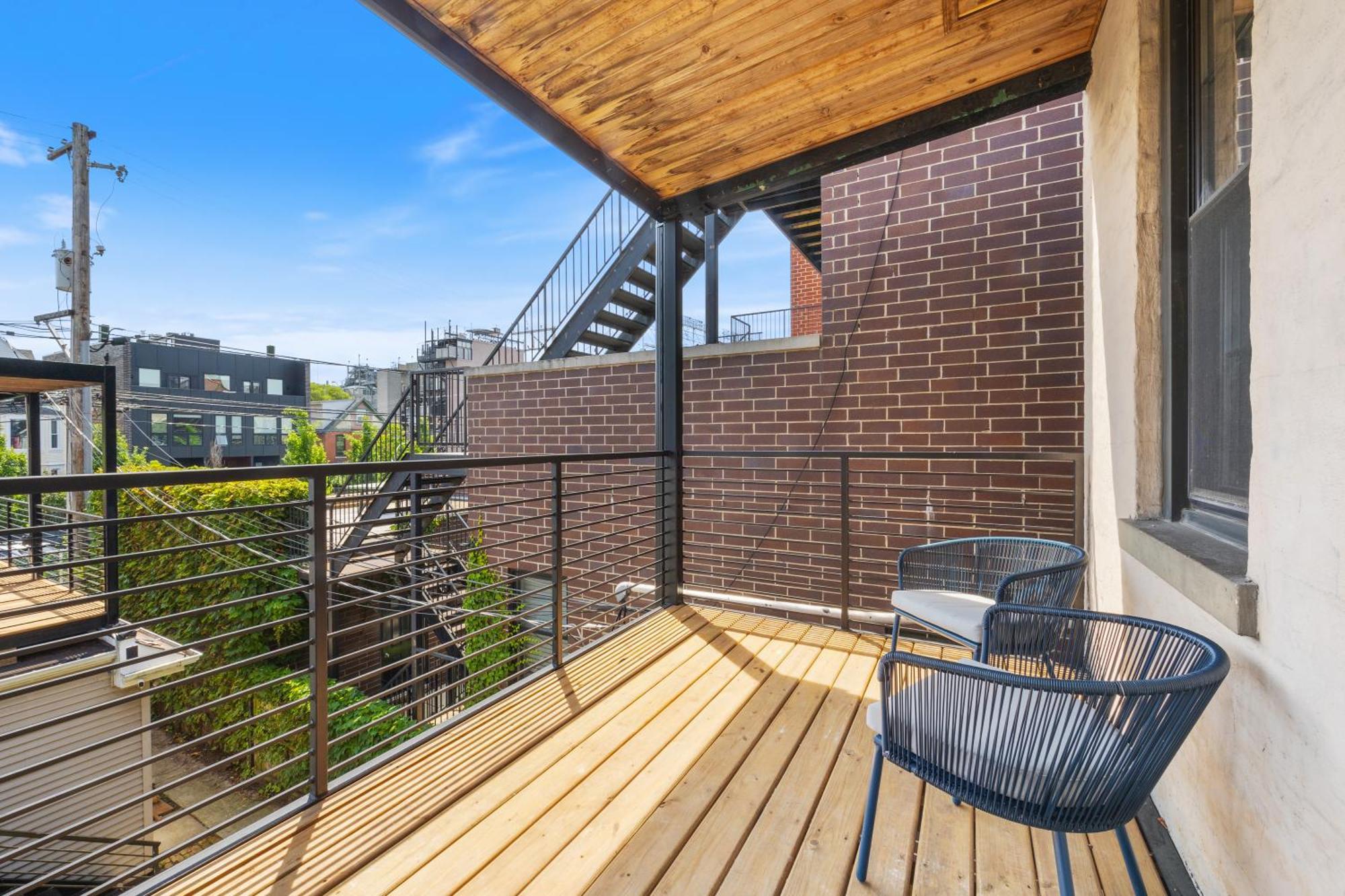 Wrigleyville Suites Chicago Bagian luar foto