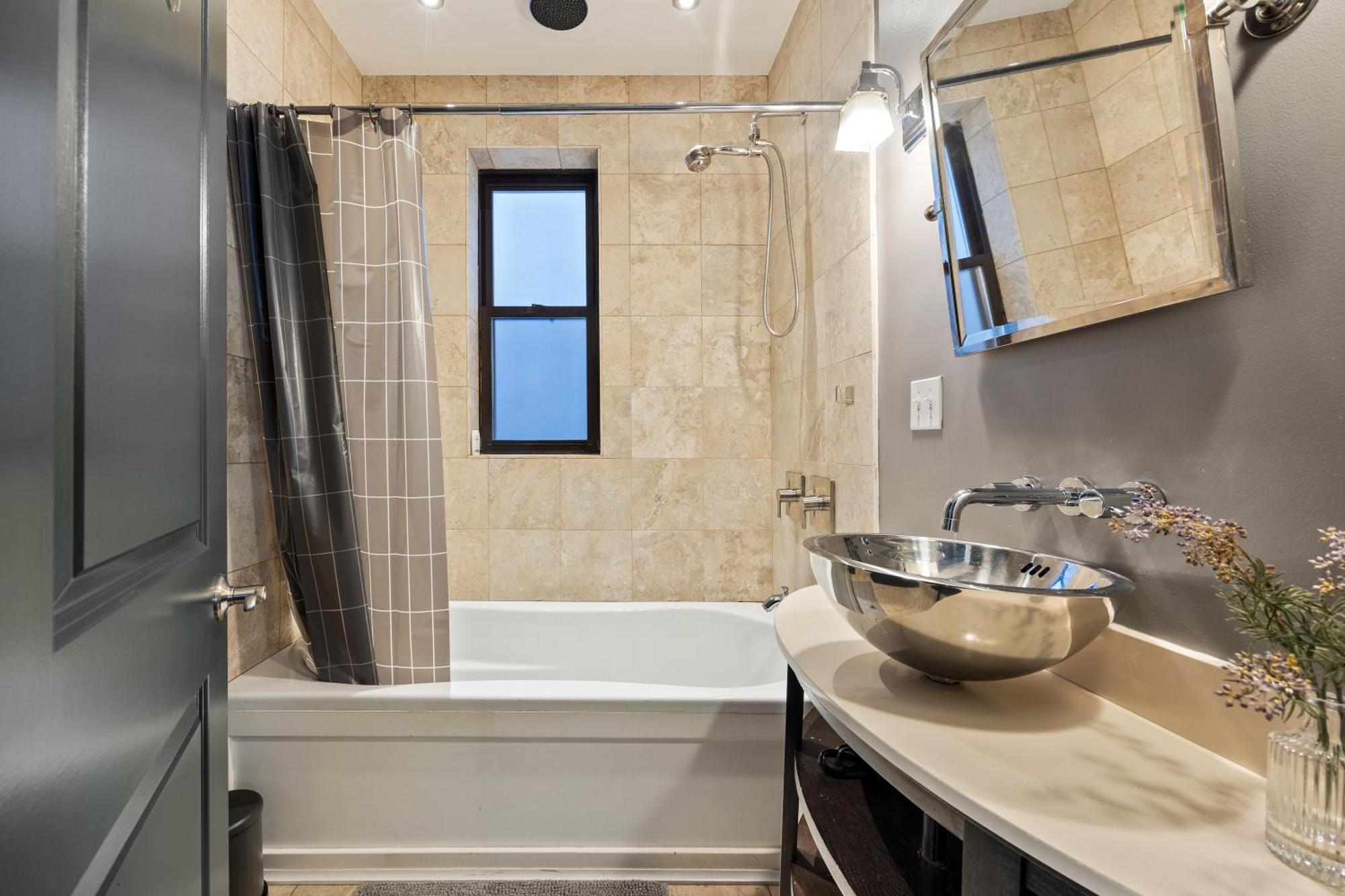 Wrigleyville Suites Chicago Bagian luar foto