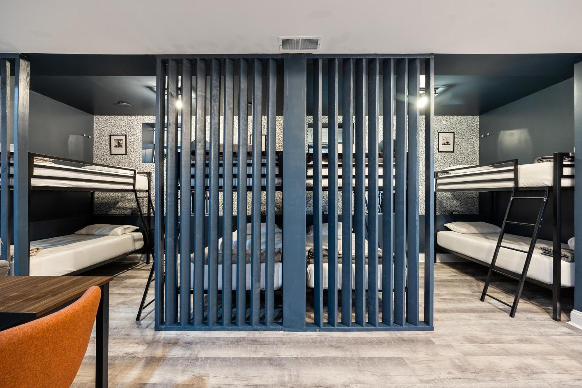 Wrigleyville Suites Chicago Bagian luar foto