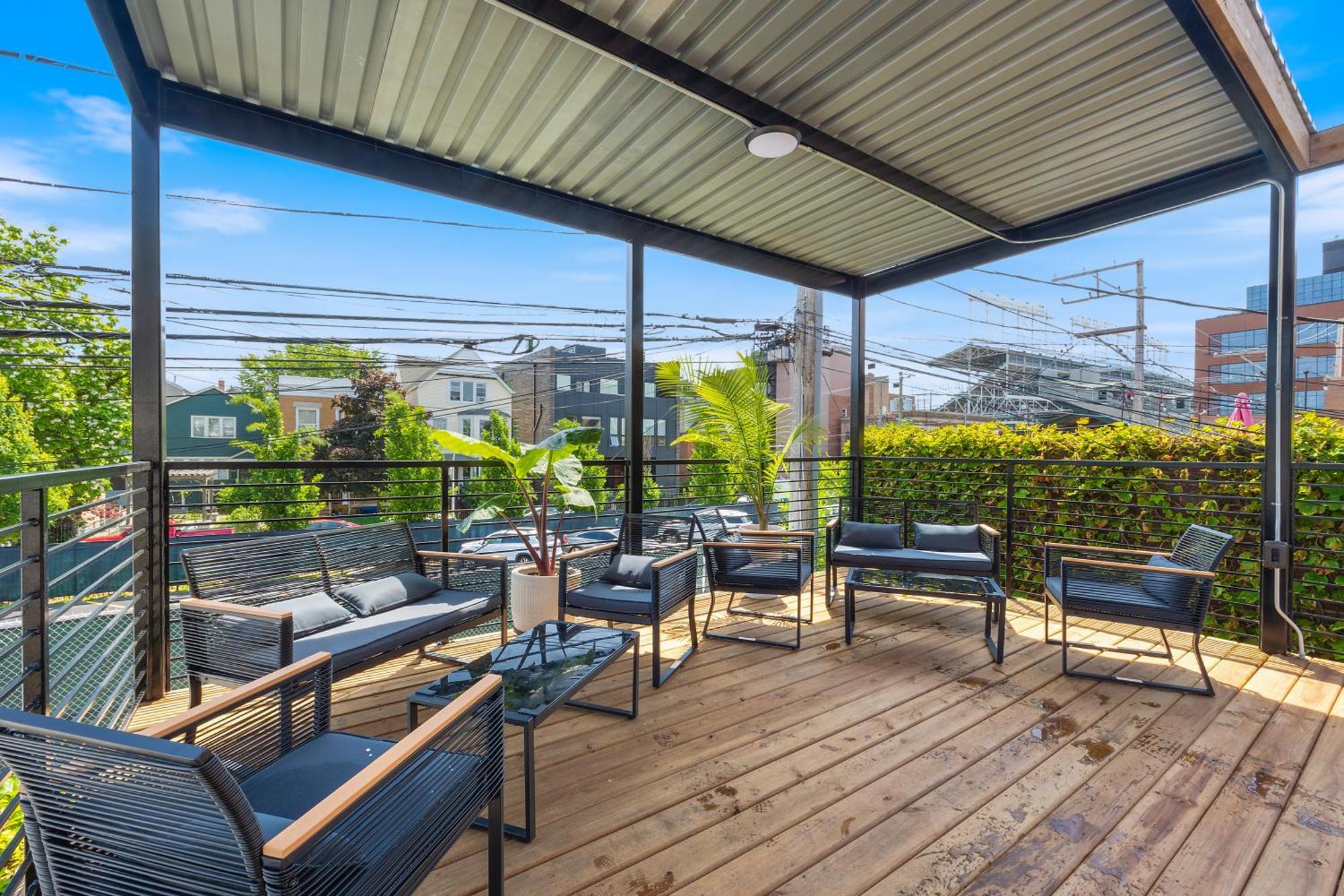 Wrigleyville Suites Chicago Bagian luar foto