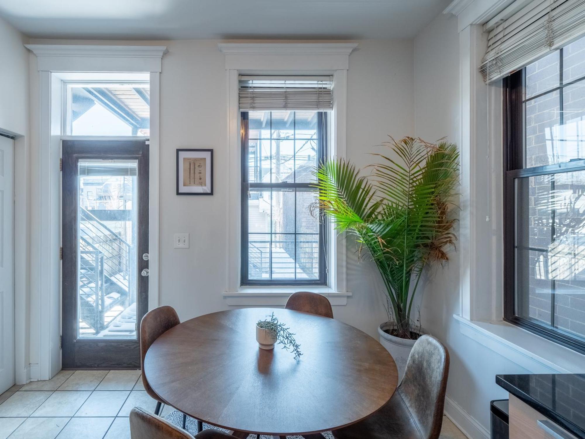 Wrigleyville Suites Chicago Bagian luar foto