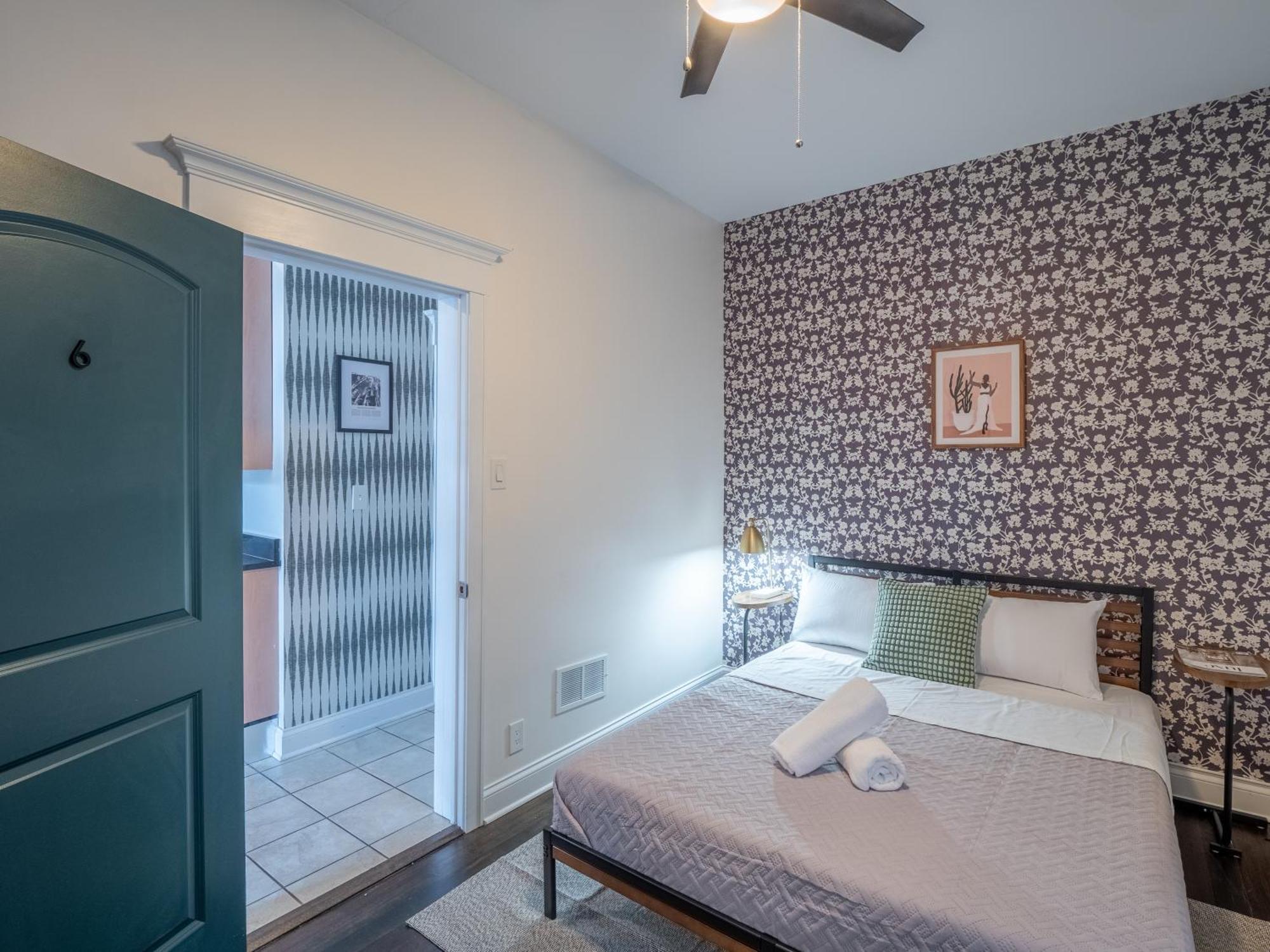 Wrigleyville Suites Chicago Bagian luar foto