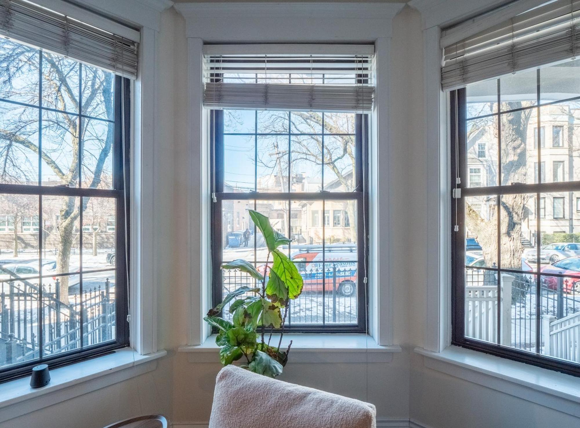 Wrigleyville Suites Chicago Bagian luar foto