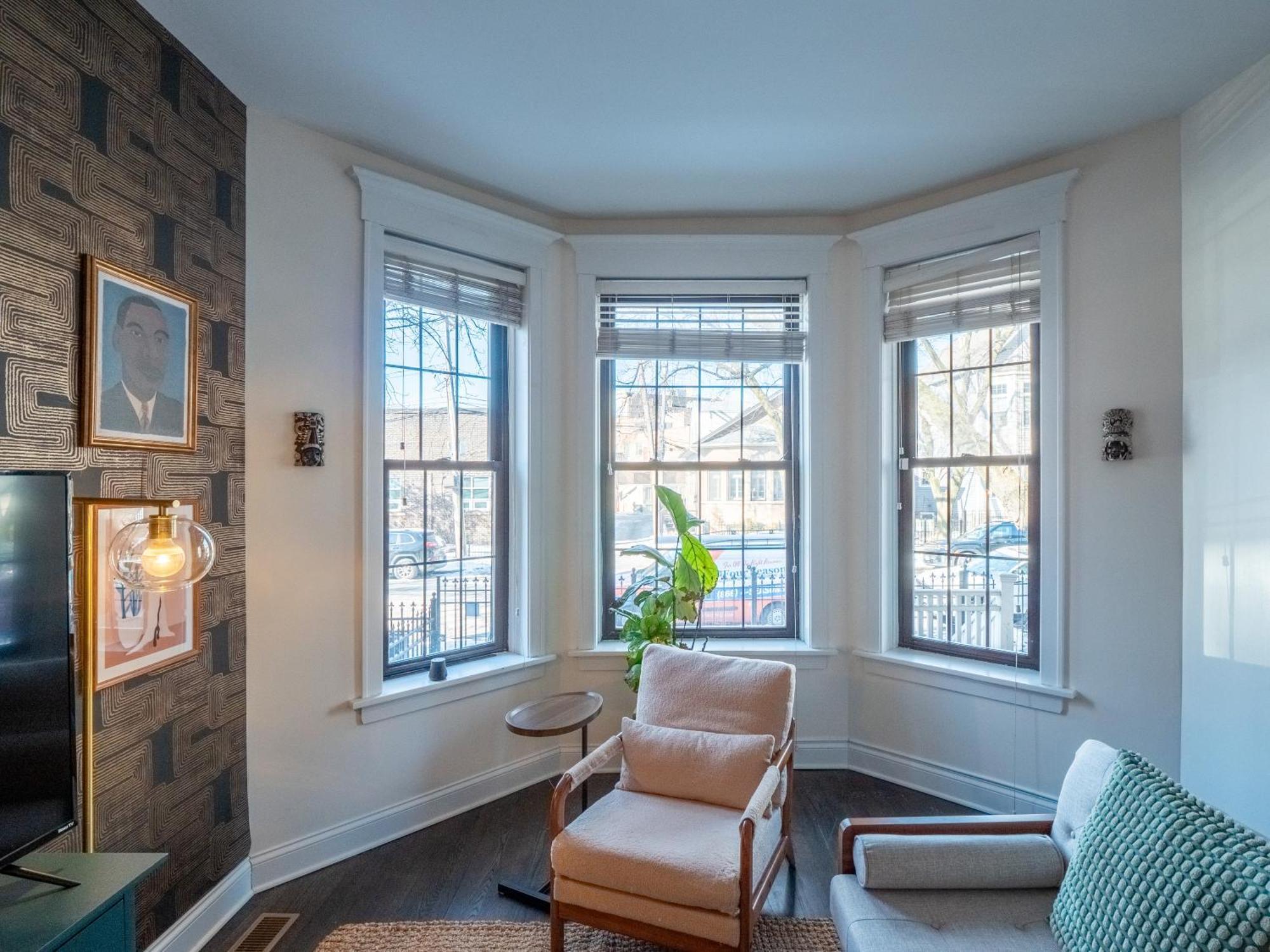 Wrigleyville Suites Chicago Bagian luar foto