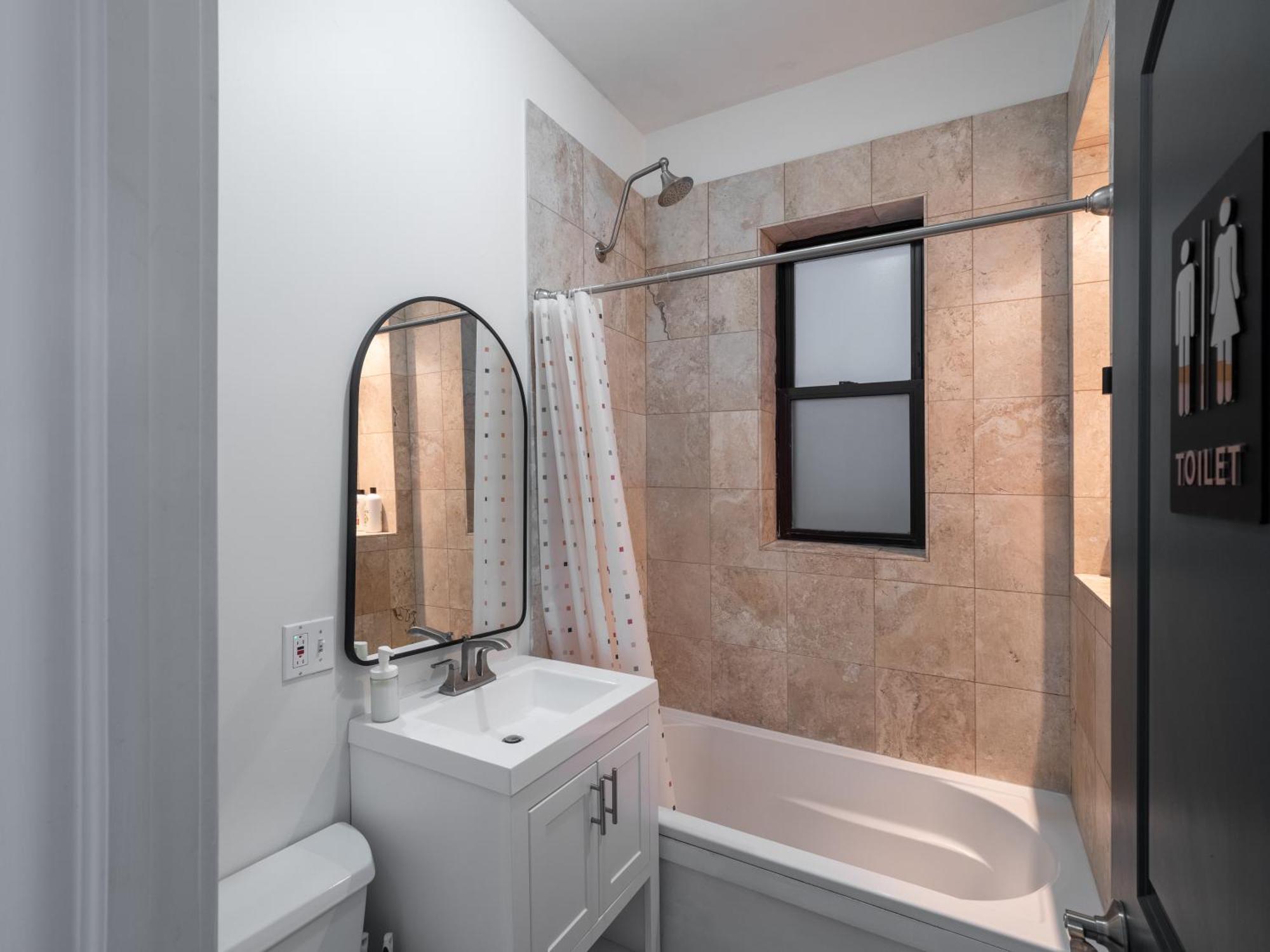 Wrigleyville Suites Chicago Bagian luar foto